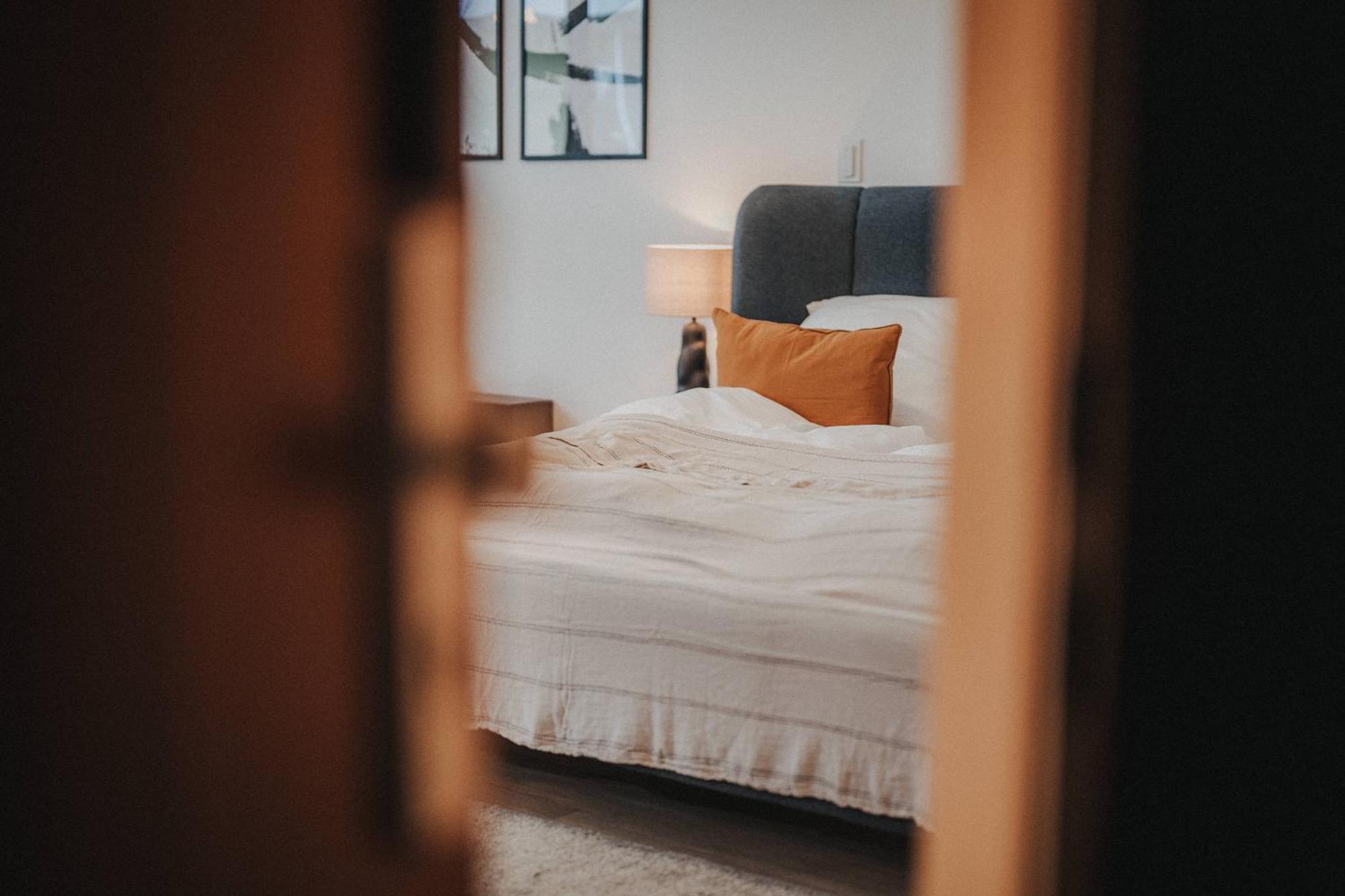 Downtown Apartment Mit Luxusbad Am Hafen Nur 5 Minuten Zu Fuss In Die Innenstadt Und Zum Bahnhof! Oldenburg Exteriör bild